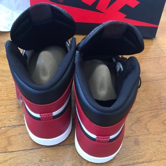 Jordan 1 Bred Toe - Picture 4 of 6